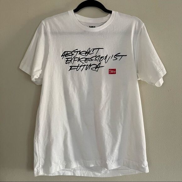 Uniqlo Expressionist FUTURA GRAPHIC T-SHIRT Size Medium - Picture 1 of 5